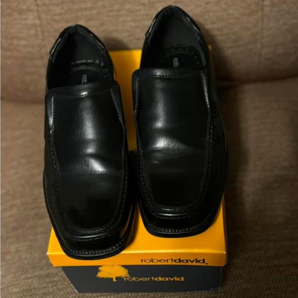 Robert David Black Leather Loafers